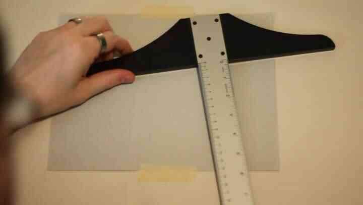 Инструкция по использованию Плотницкий квадрат, чтобы нарисовать углы