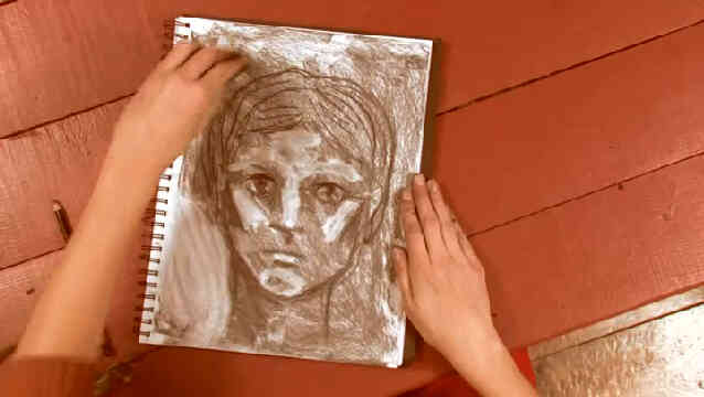 Как рисовать портрет с карандашом, углем