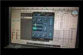 Суб-бас плагин в Logic Pro и