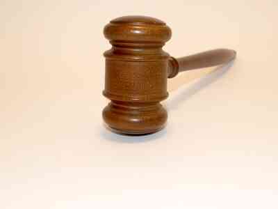 Что составляет Кворум для ведения бизнеса на встрече?