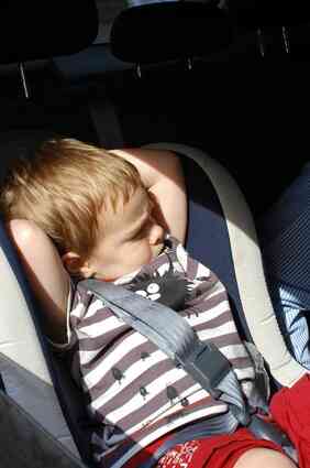 Как поменять Электродвигатель отопителя на 1999 Олдсмобиль интриг