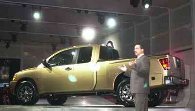 Как менять передние тормоза на Ниссан Титан