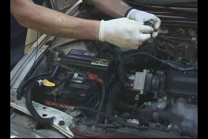 Проверка шлангов при ремонте автомобиля сердечник подогревателя шланг