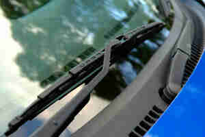 Лобовое стекло автомобиля замены счищателя: рукоятки, лезвия и лезвие заправки
